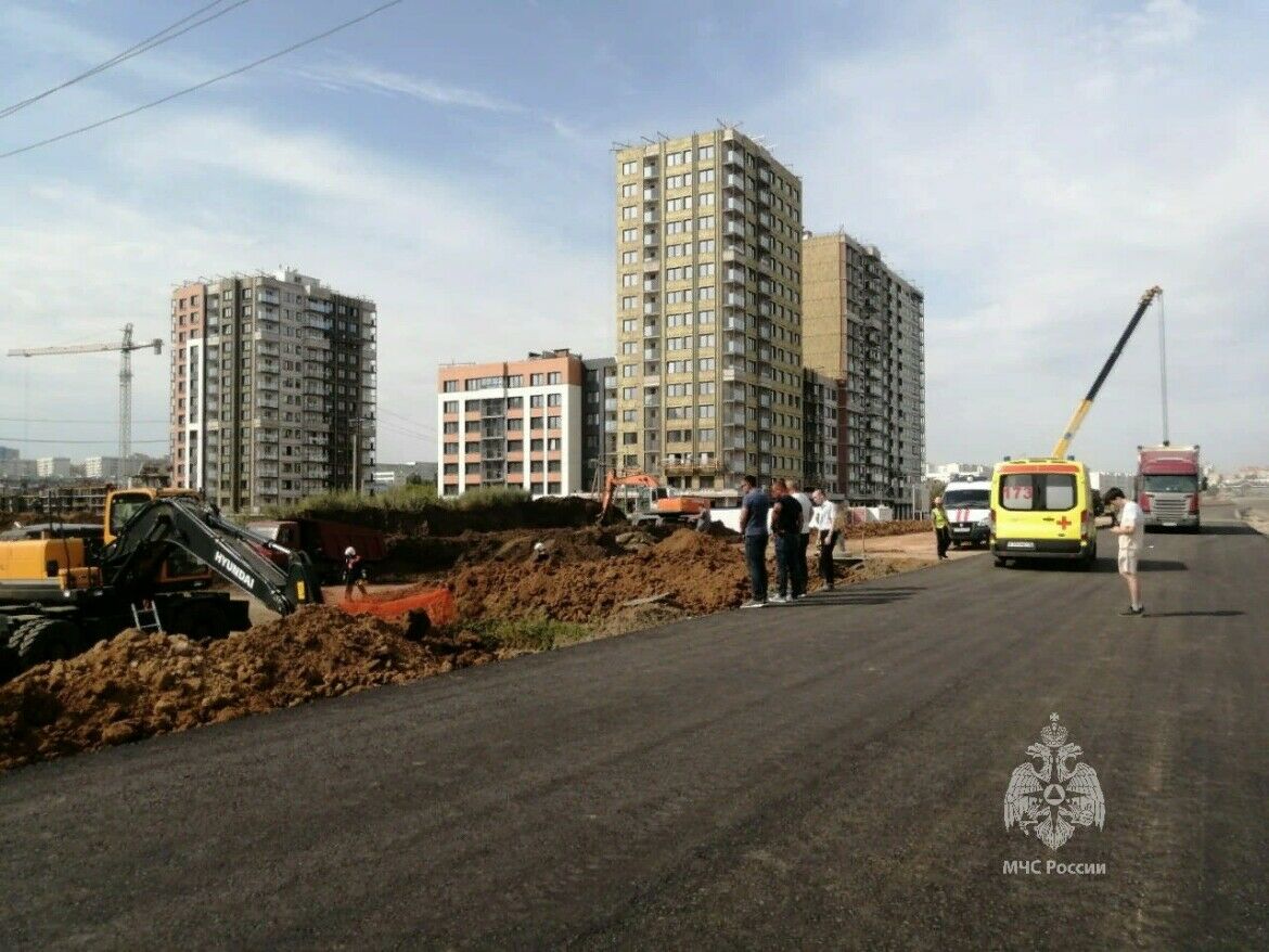 В Челнах на стройке 43-летнего рабочего насмерть засыпало грунтом