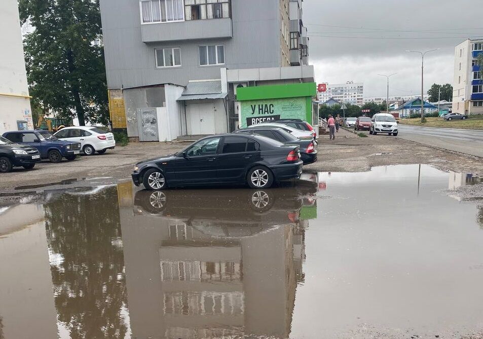 После проливного дождя в&nbsp;Челнах образовались огромные лужи