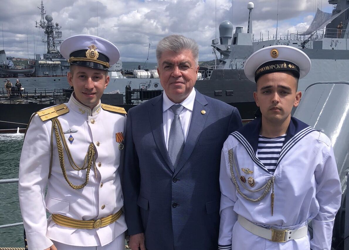 Мэр Челнов Наиль Магдеев посетил подшефную воинскую часть Черноморского флота в Севастополе