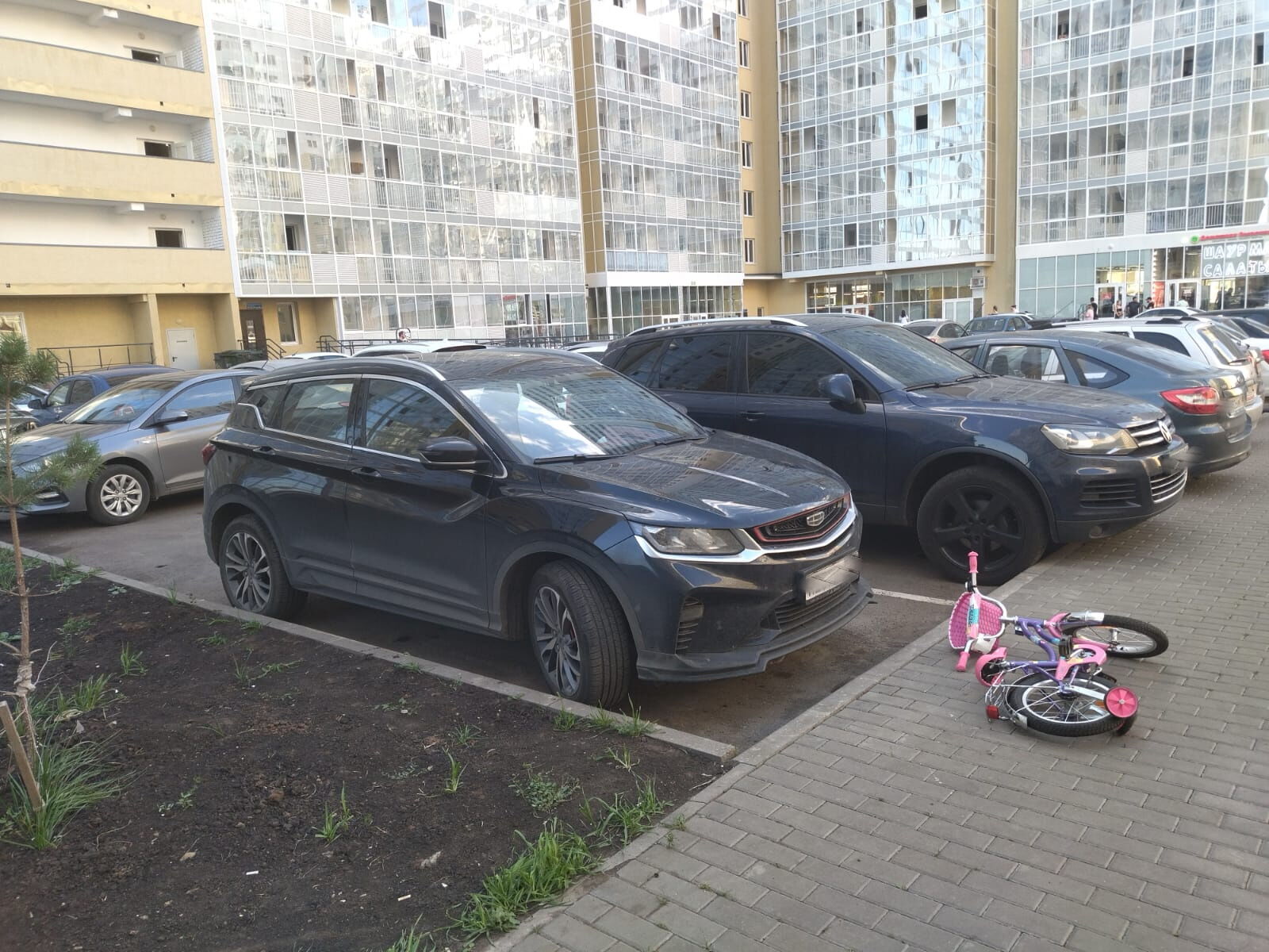 В&nbsp;Челнах женщина-водитель наехала на&nbsp;4-летнюю девочку во&nbsp;дворе