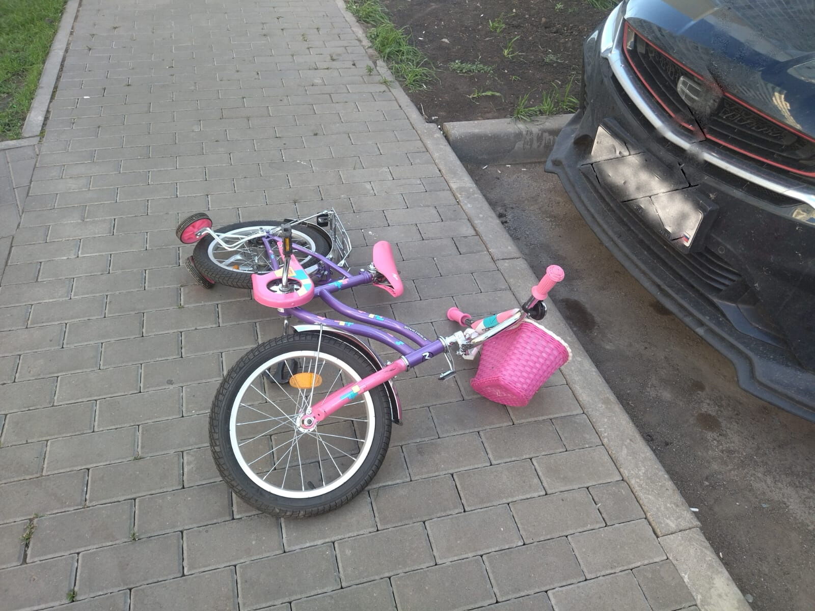 В&nbsp;Челнах женщина-водитель наехала на&nbsp;4-летнюю девочку во&nbsp;дворе