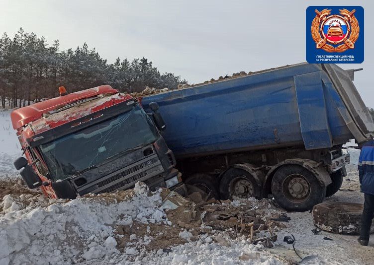 В РТ на трассе М-7 в лобовом столкновении двух грузовиков погибла пассажирка