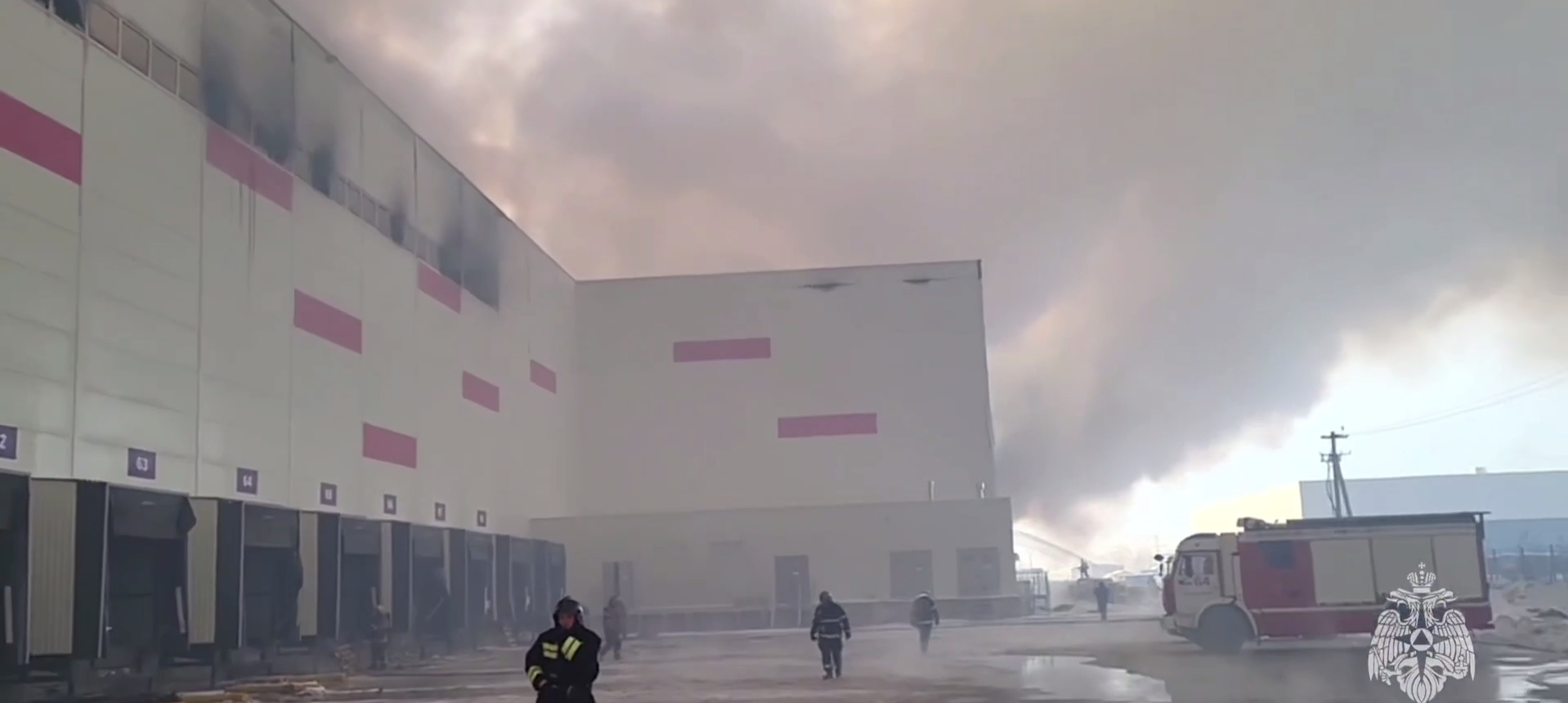 Пожар на складе Wildberries в Санкт-Петербурге удалось локализовать