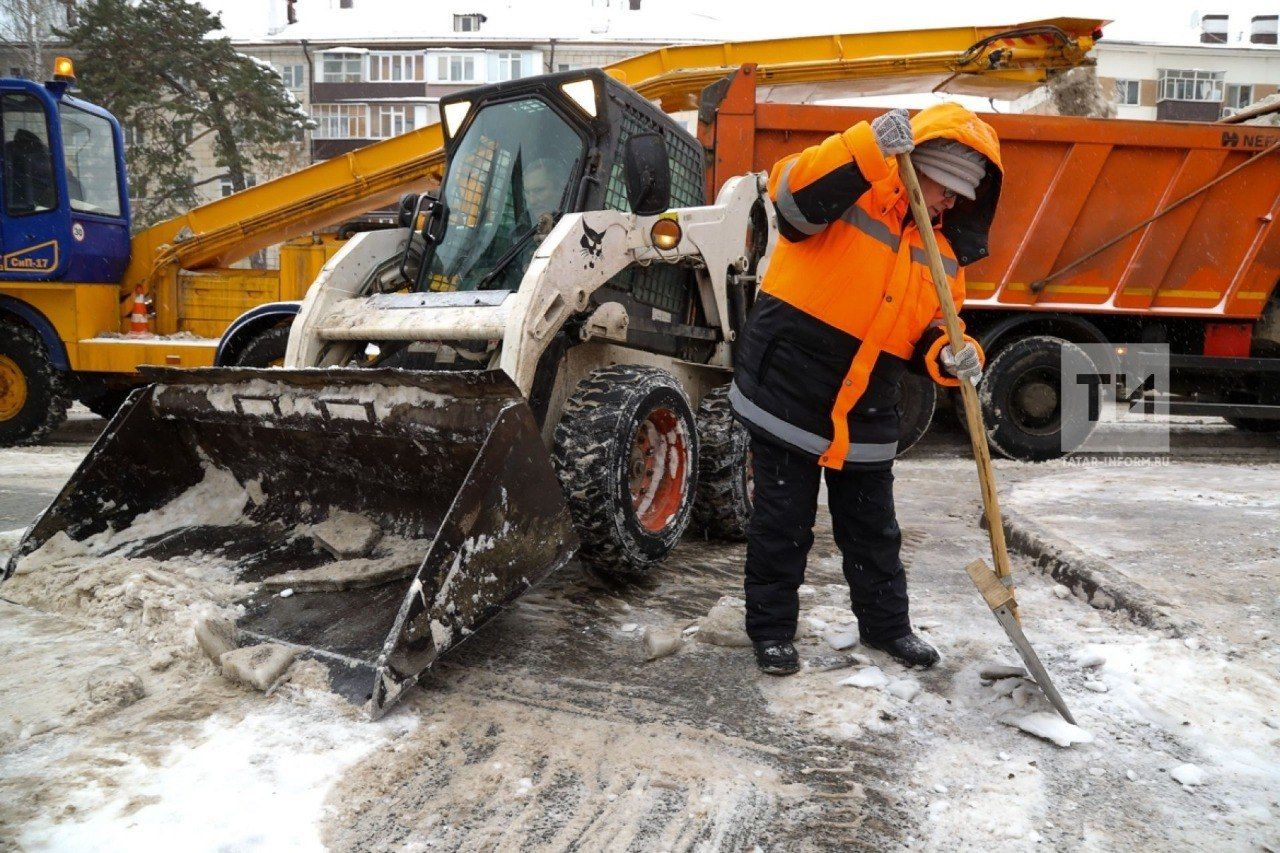 В Набережных Челнах последствия снегопада планируют устранить за неделю