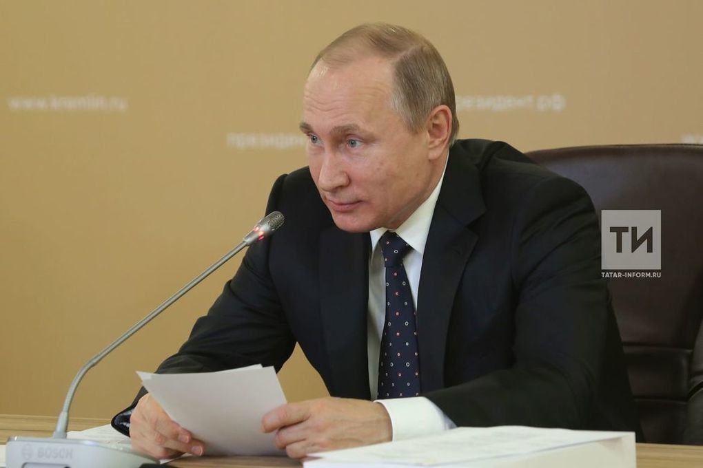 Документы на регистрацию Путина кандидатом на выборы президента официально приняты ЦИКом