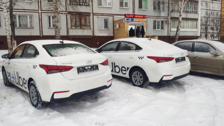 Такси станет еще дороже: водители массово уходят из агрегаторов в соцсети