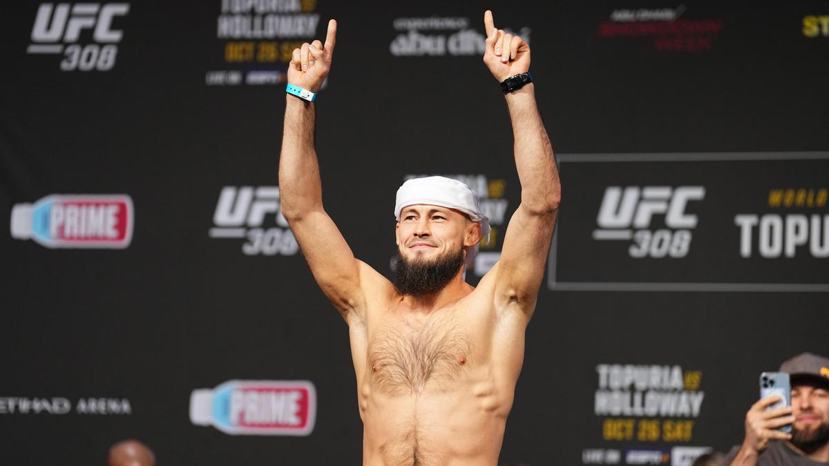 Первый татарин в UFC одержал победу над оппонентом из Бразилии