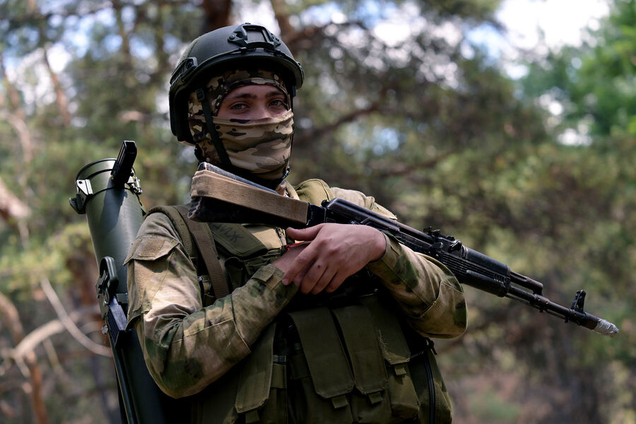 За военнослужащими сохранят их рабочие места: Госдума