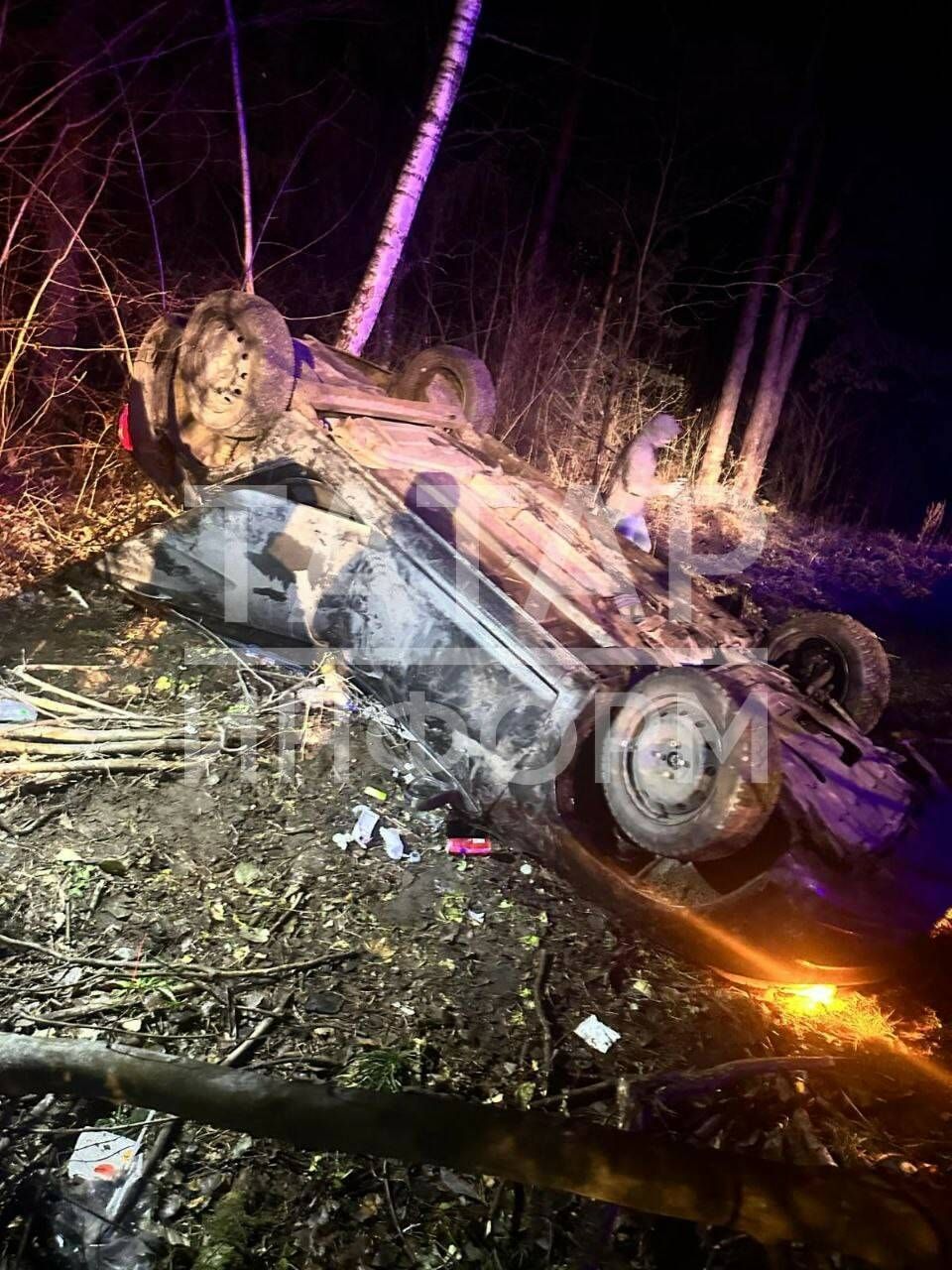 В Тукаевском районе РТ легковушка опрокинулась в кювет: водитель и пассажир в больнице