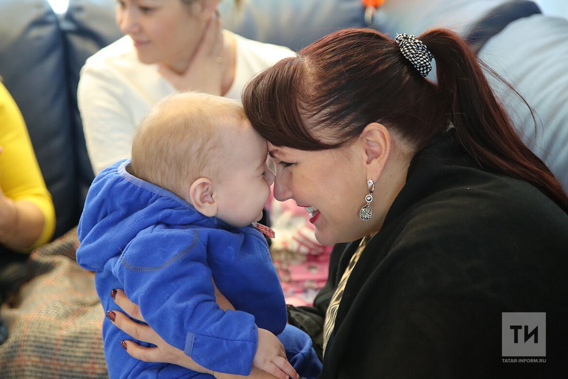 В вузах России планируют создать детские комнаты в поддержку молодых мам