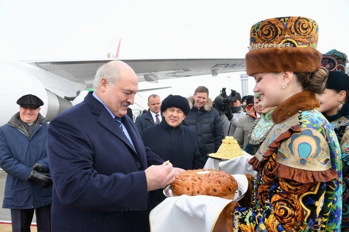 Александр Лукашенко приземлился в Казани