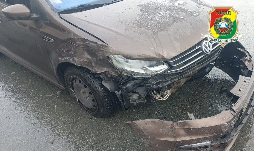 В Челнах произошла авария с участием двух автомобилей