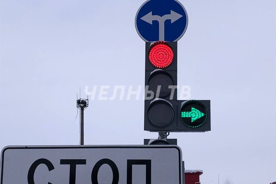В Челнах на остановке «Сидоровка» установили светофор