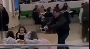 Челнинский пранкер ради видео облил посетителя ТЦ майонезом