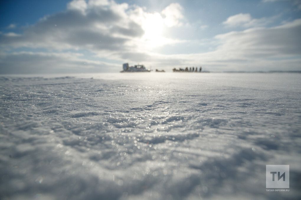 Лед тронулся: МЧС предупреждает, что выходить на лед опасно