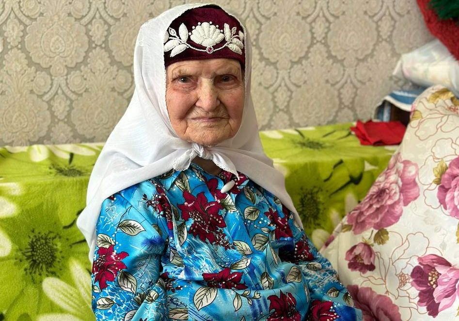 В Челнах 100-летняя труженица тыла проголосовала на выборах