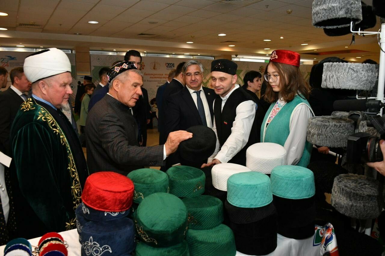 Минниханов поблагордарил предпринимателей татарских сел