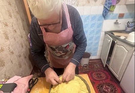 В Челнах 90-летний мужчина приготовил бэлеш для своих дочерей