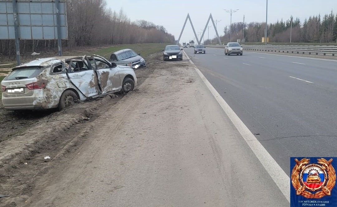 В Татарстане при столкновении двух авто пострадал маленький ребёнок