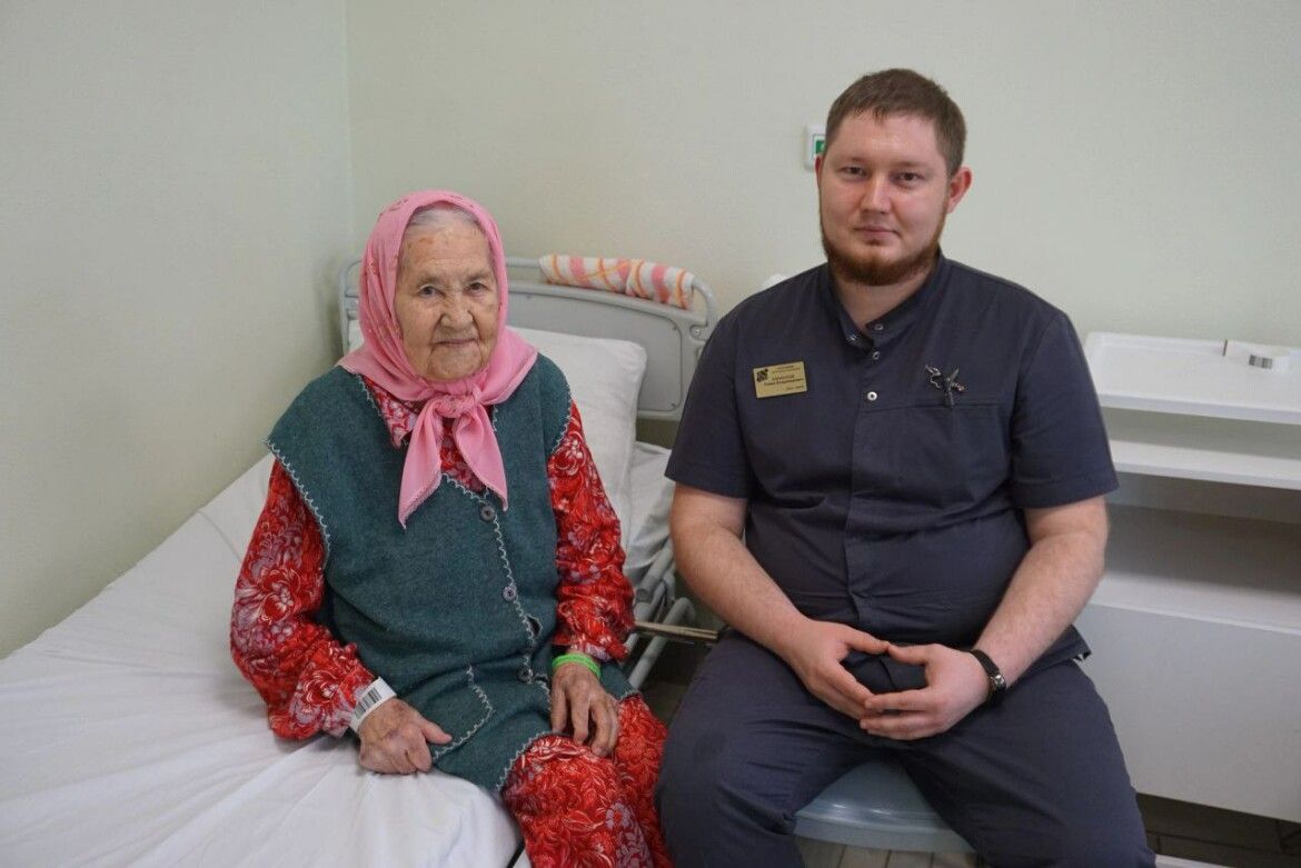 В Татарстане спасли жизнь 100-летней жительнице, поступившей в больницу с болями в животе