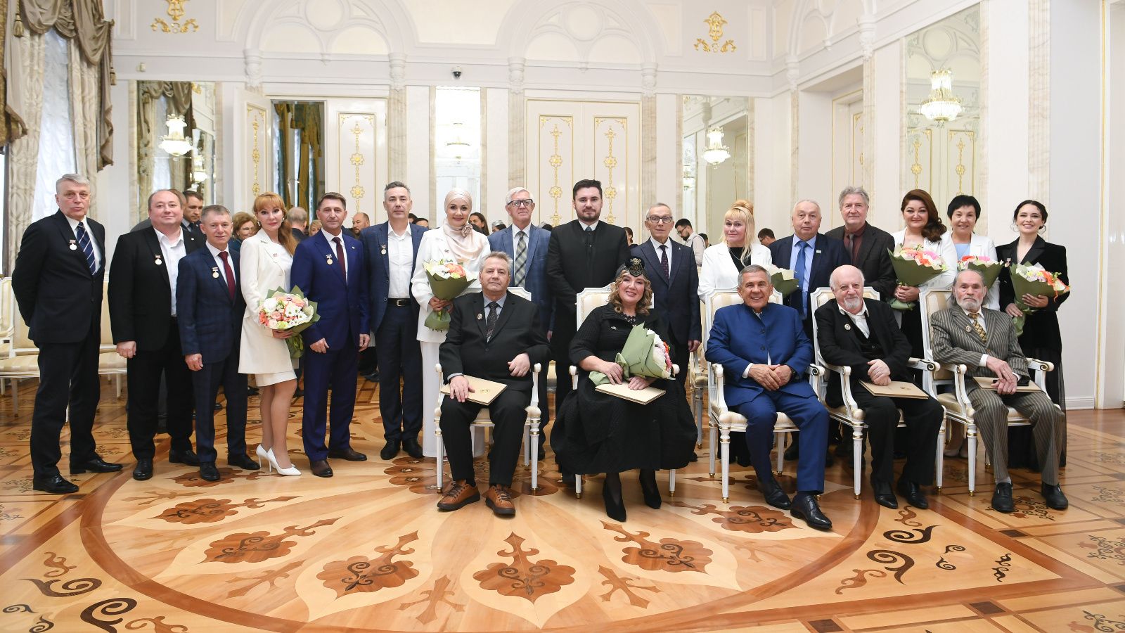 Минниханов вручил государственные премии имени Габдуллы Тукая в Казанском кремле