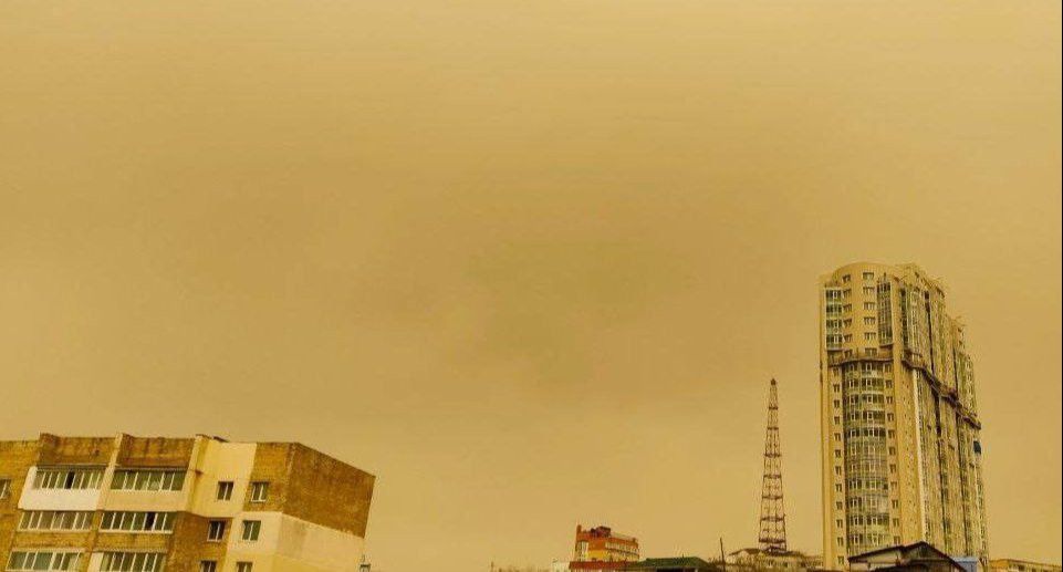 «Желтый дождь»: Африканская песчаная пыль движется в сторону Татарстана