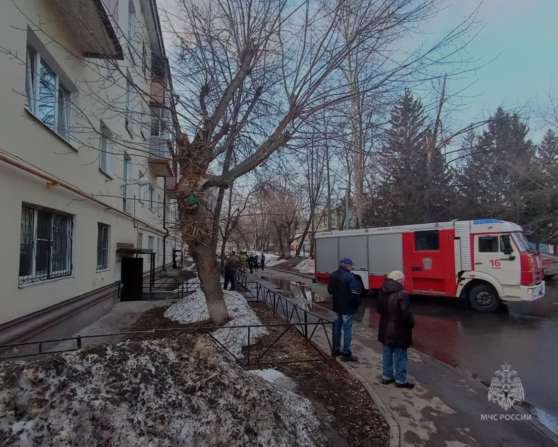 При пожаре в двухкомнатной квартире в Татарстане погиб мужчина