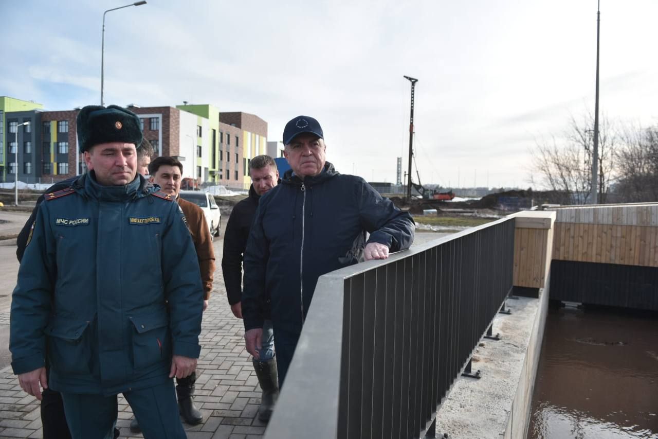 Наиль Магдеев поручил организовать ночное дежурство в ЖК «Притяжение» из-за подтопления