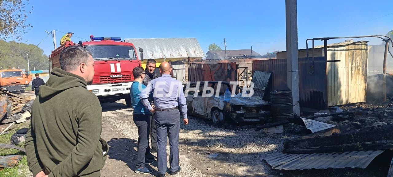 Жена хотела развестись, и муж собрался поджечь дом: соседи — о крупном пожаре в Тукаевском районе
