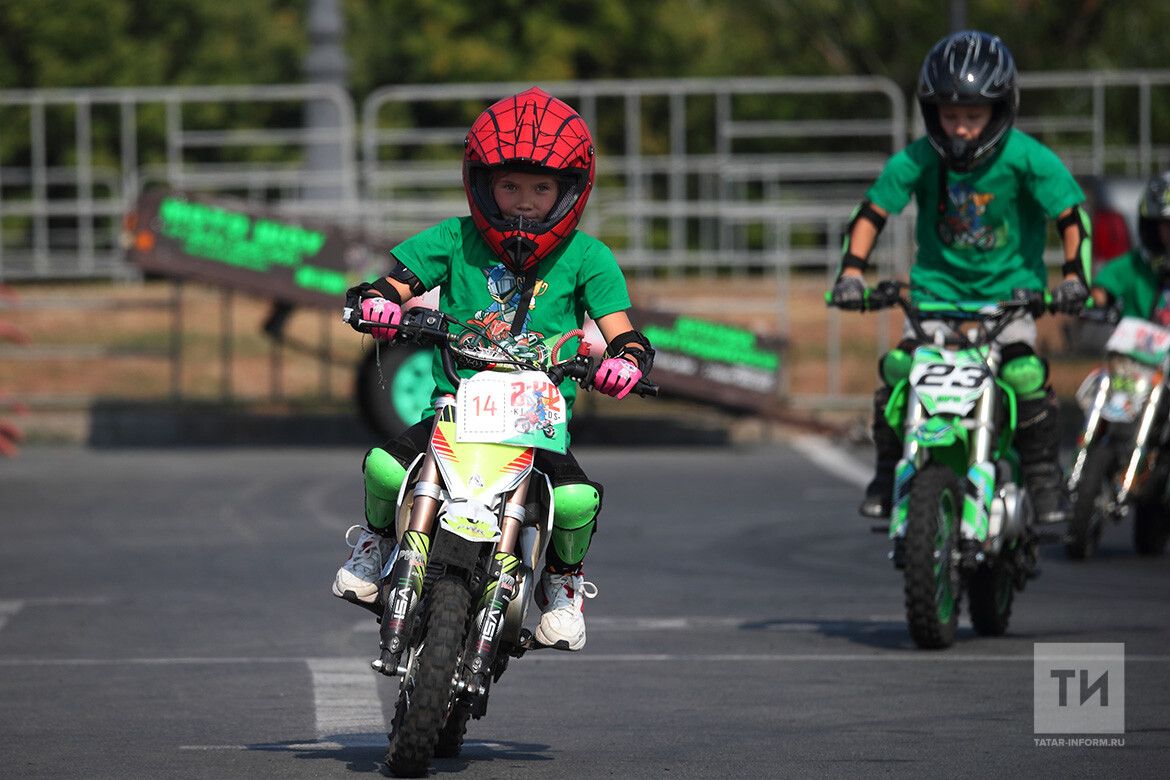 Госавтоинспекция предупреждает юных мотоциклистов об опасности езды на дорогах общего пользования