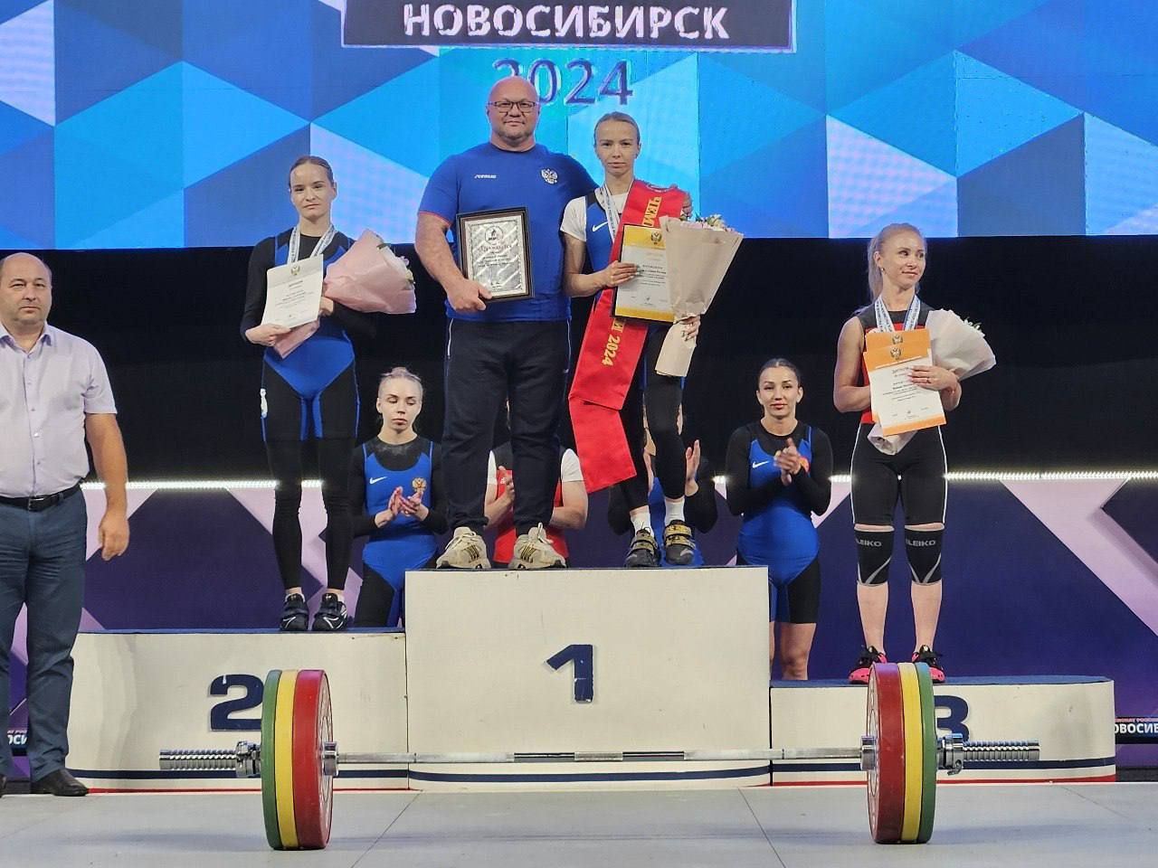 Спортсмены из РТ завоевали «золото» и «серебро» на чемпионате России по тяжелой атлетике