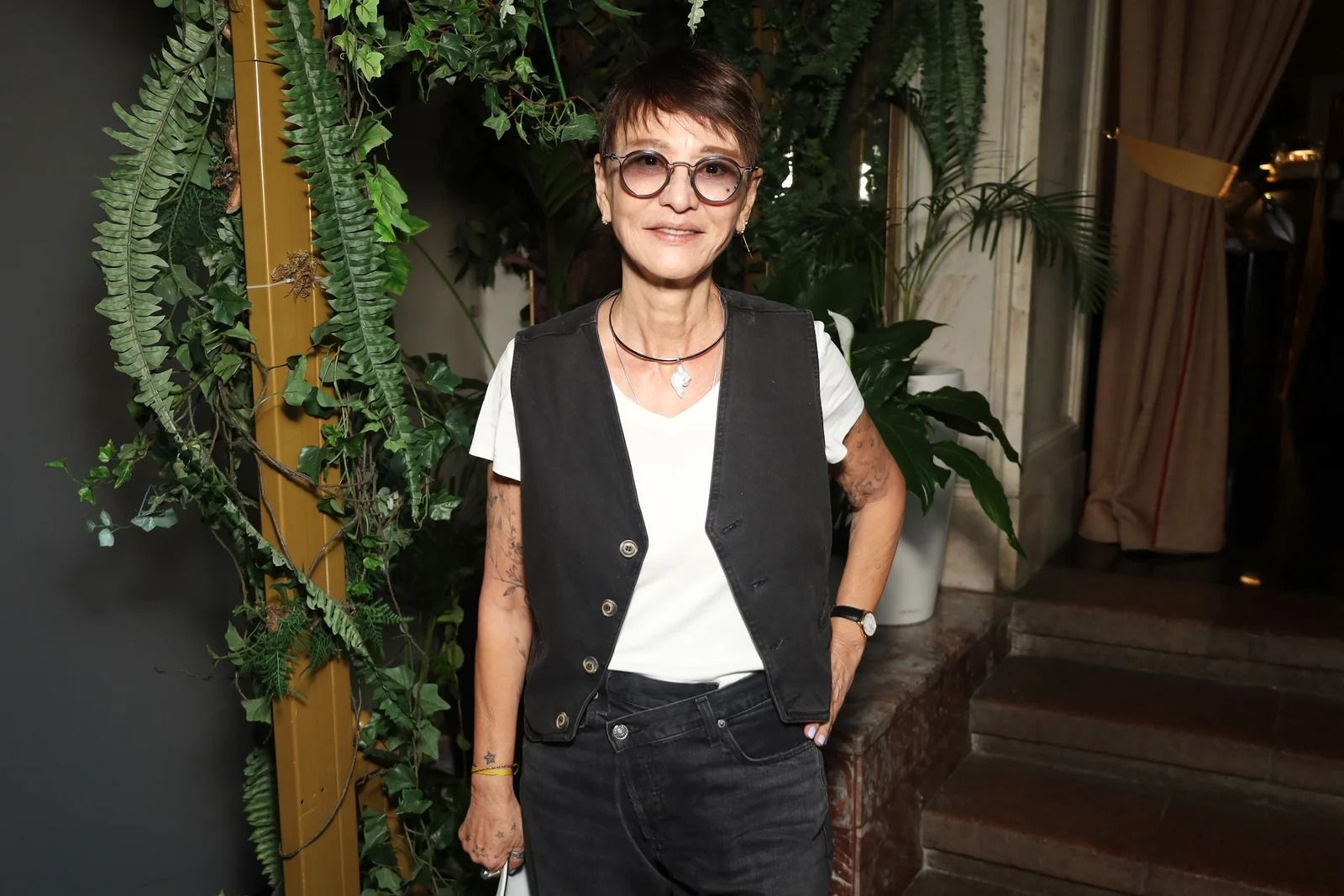 Ирина Хакамада в рокерском стиле: 69-летняя икона снялась в дерзком наряде