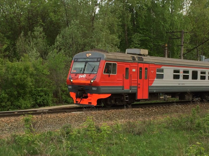 В Татарстане вагон грузового поезда сошел с рельс