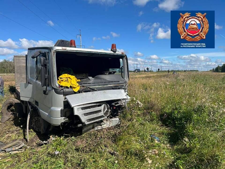 В РТ водитель легковушки погиб при столкновении с эвакуатором