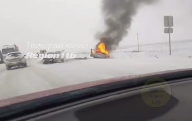 На трассе в Верхнеуслонском районе загорелась машина после ДТП