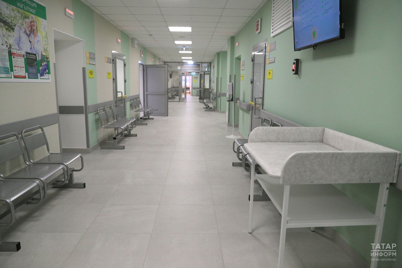 В Свердловской области сорвали плакат о контрацепции в женской консультации