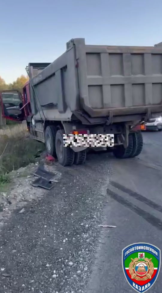 В Казани Ford столкнулся с «КамАЗом»: водитель в больнице
