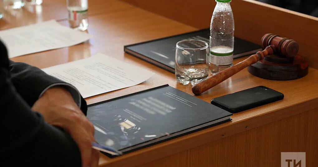 В Татарстане пьяная пара напала на автоинспектора — дело направлено в суд