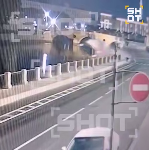 Пьяный водитель утопил пассажирку в Porsche Cayenne в Фонтанке