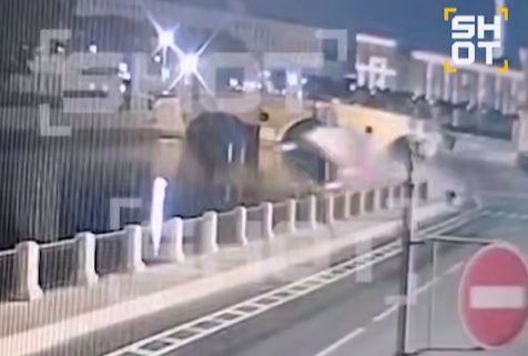 Пьяный водитель утопил пассажирку в Porsche Cayenne в Фонтанке