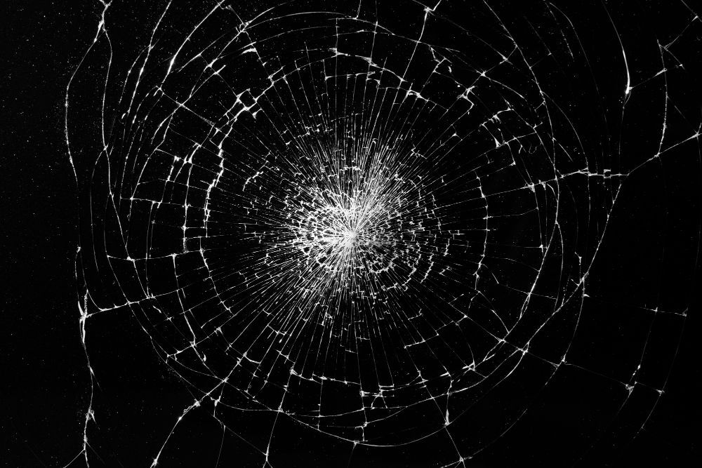 В Челнах вандалы разбили стекла на пяти остановках