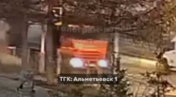 Трагедия в Альметьевске: КамАЗ сбил подростка на пешеходном переходе