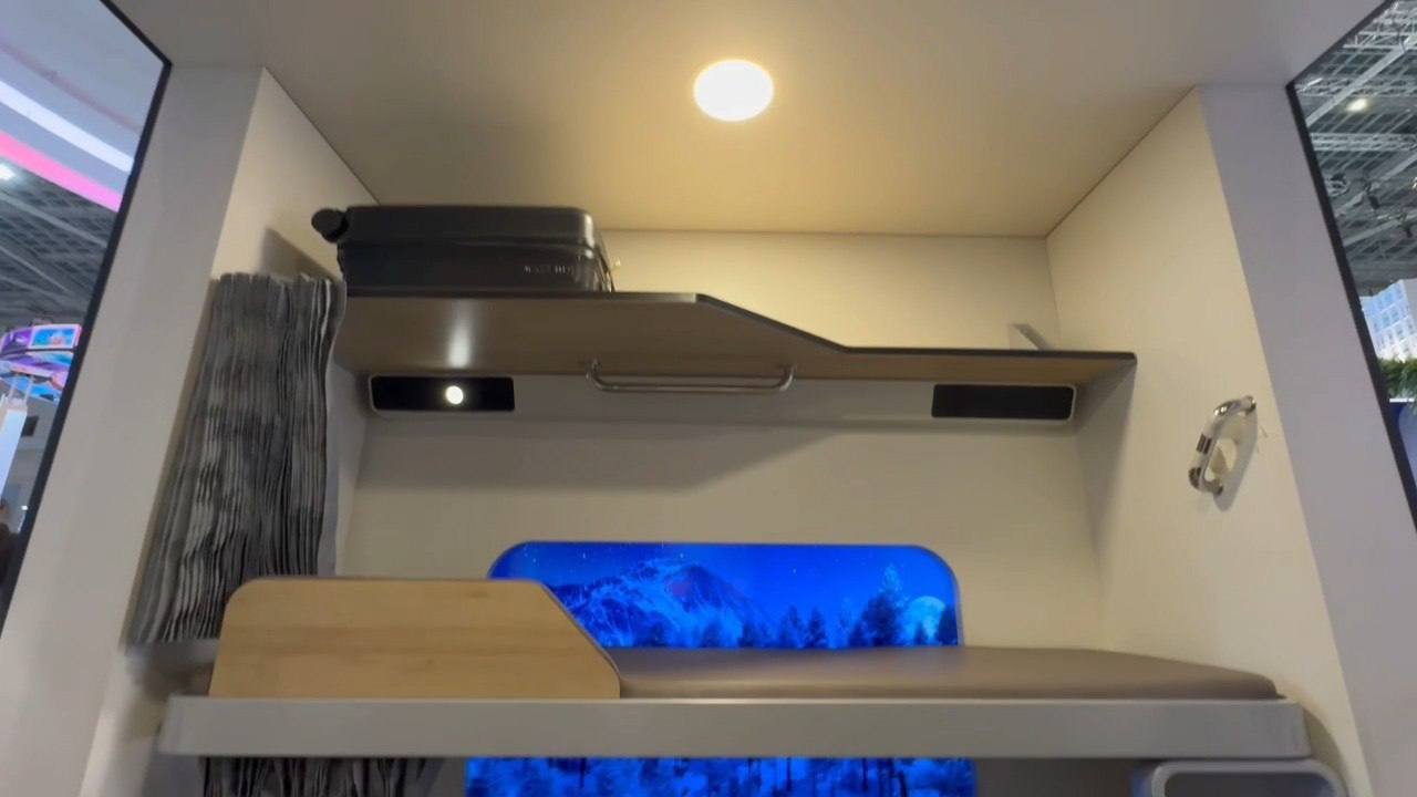 РЖД показали обновлённый плацкарт: больше мест, комфорта и приватности