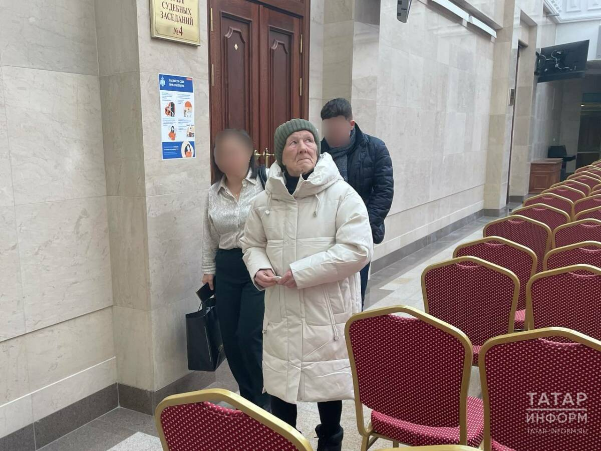 В Казани пенсионерку оштрафовали за прикуривание от Вечного огня