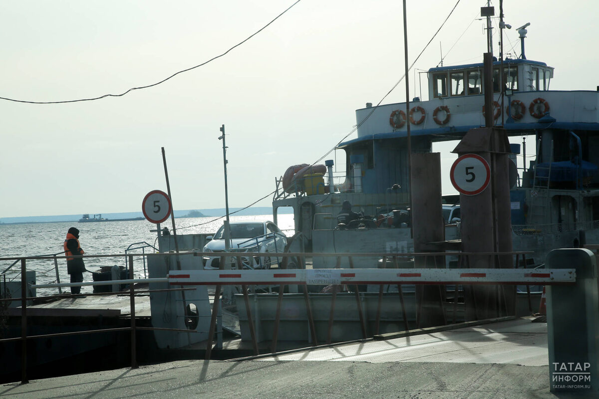 Паром Казань – Верхний Услон закрыт на сезон из-за погодных условий