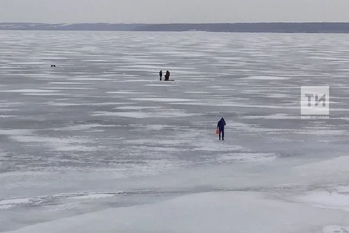 Жителей Татарстана предупреждают об опасности выхода на тонкий лёд