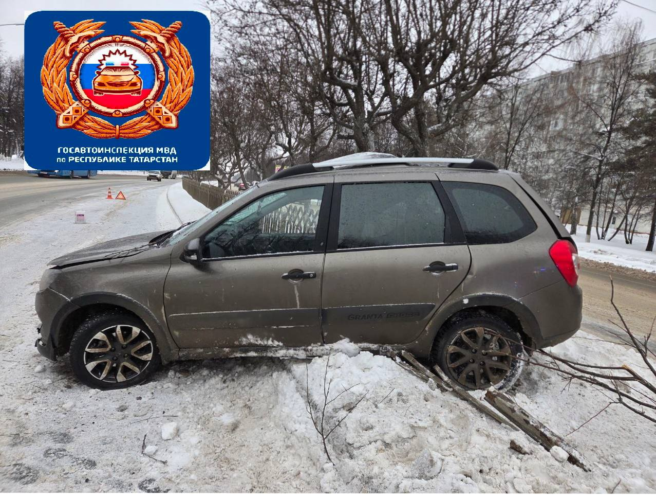 В Набережных Челнах водитель Lada Granta попала в ДТП
