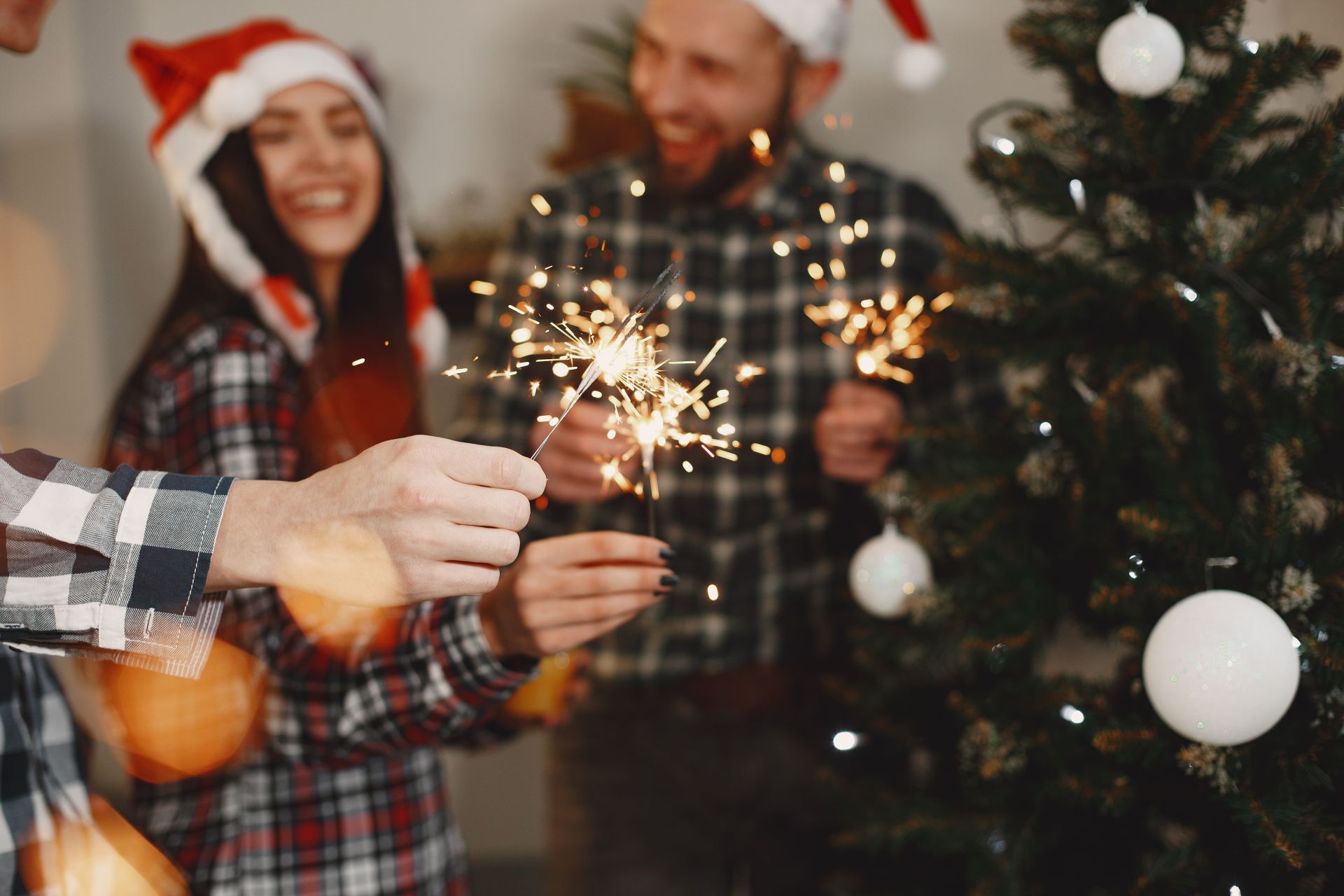 ВЦИОМ подсчитал, сколько россияне тратят на Новый год