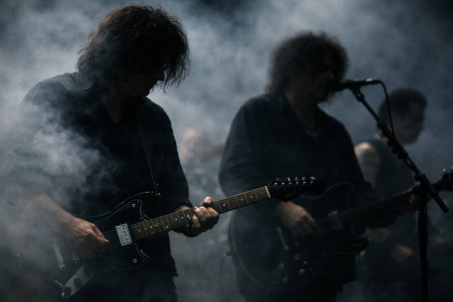 Умер гитарист и клавишник The Cure Перри Бэмоунт