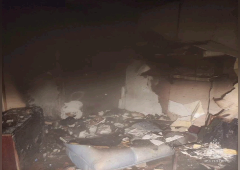 В Казани на Восстания из горящей квартиры спасли пожилого мужчину